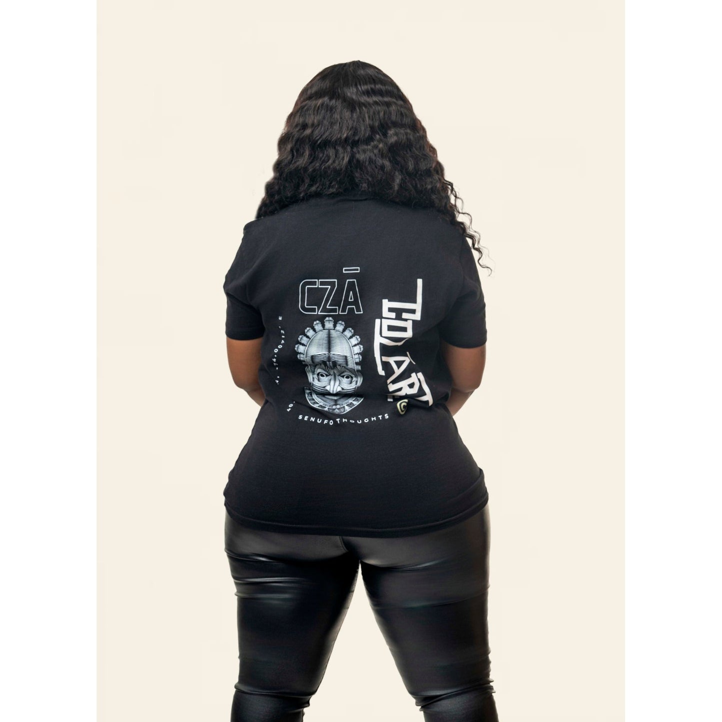 Black short sleeve tee